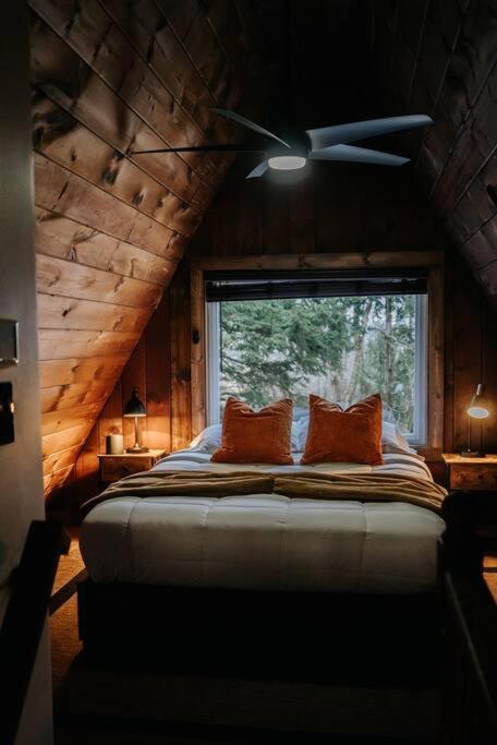New! Cozy & Modern A-frame In The Woods W/hot Tub Chalet Tamworth