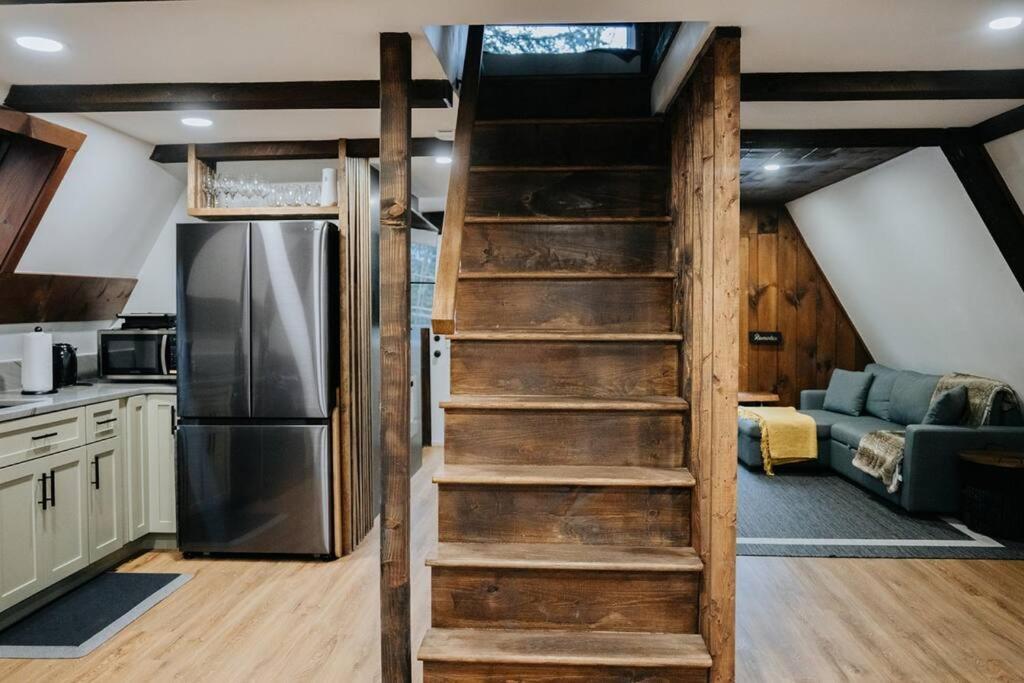 New! Cozy & Modern A-frame In The Woods W/hot Tub Chalet *