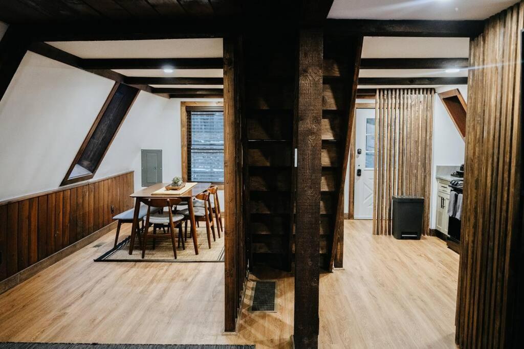 New! Cozy & Modern A-frame In The Woods W/hot Tub Chalet