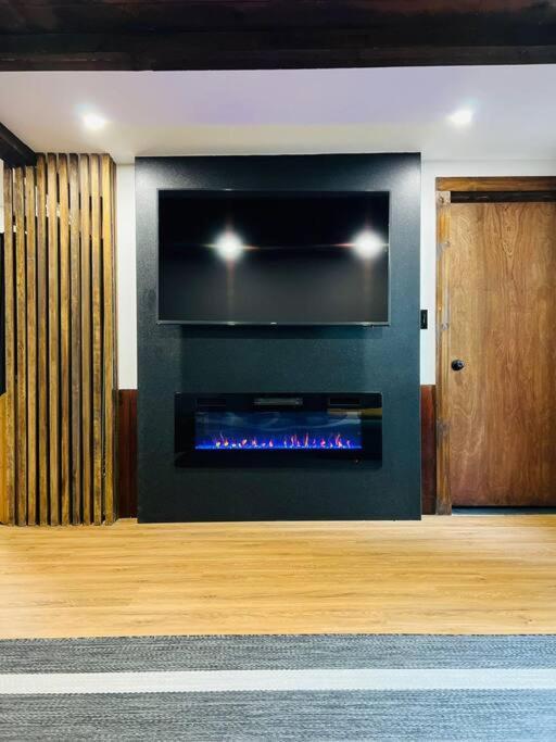 Chalet New! Cozy & Modern A-frame In The Woods W/hot Tub Tamworth