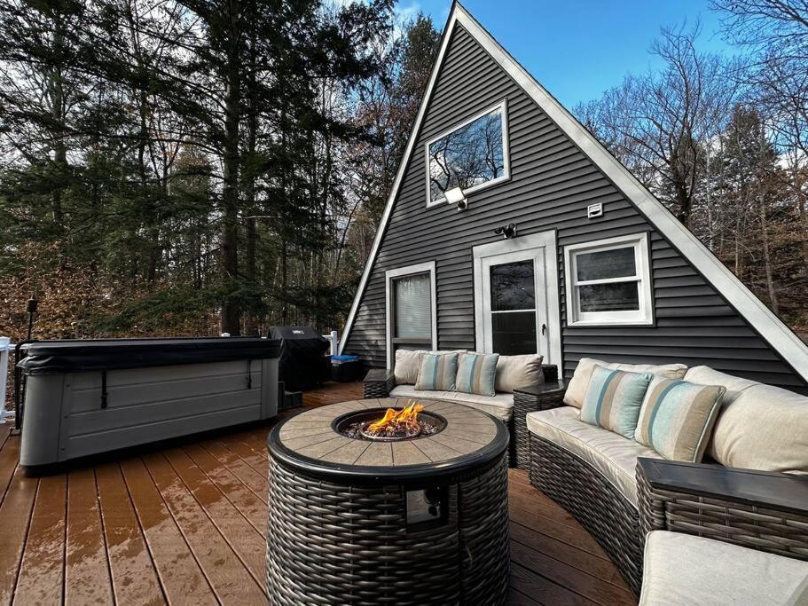 New! Cozy & Modern A-frame In The Woods W/hot Tub *